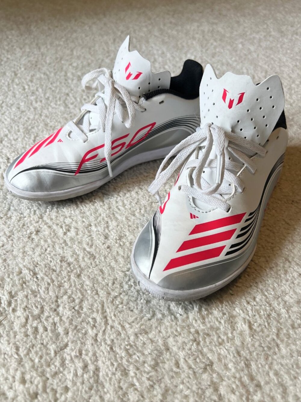 Messi Edition Adidas Kids Indoor Soccer Shoes, Size 2.5
